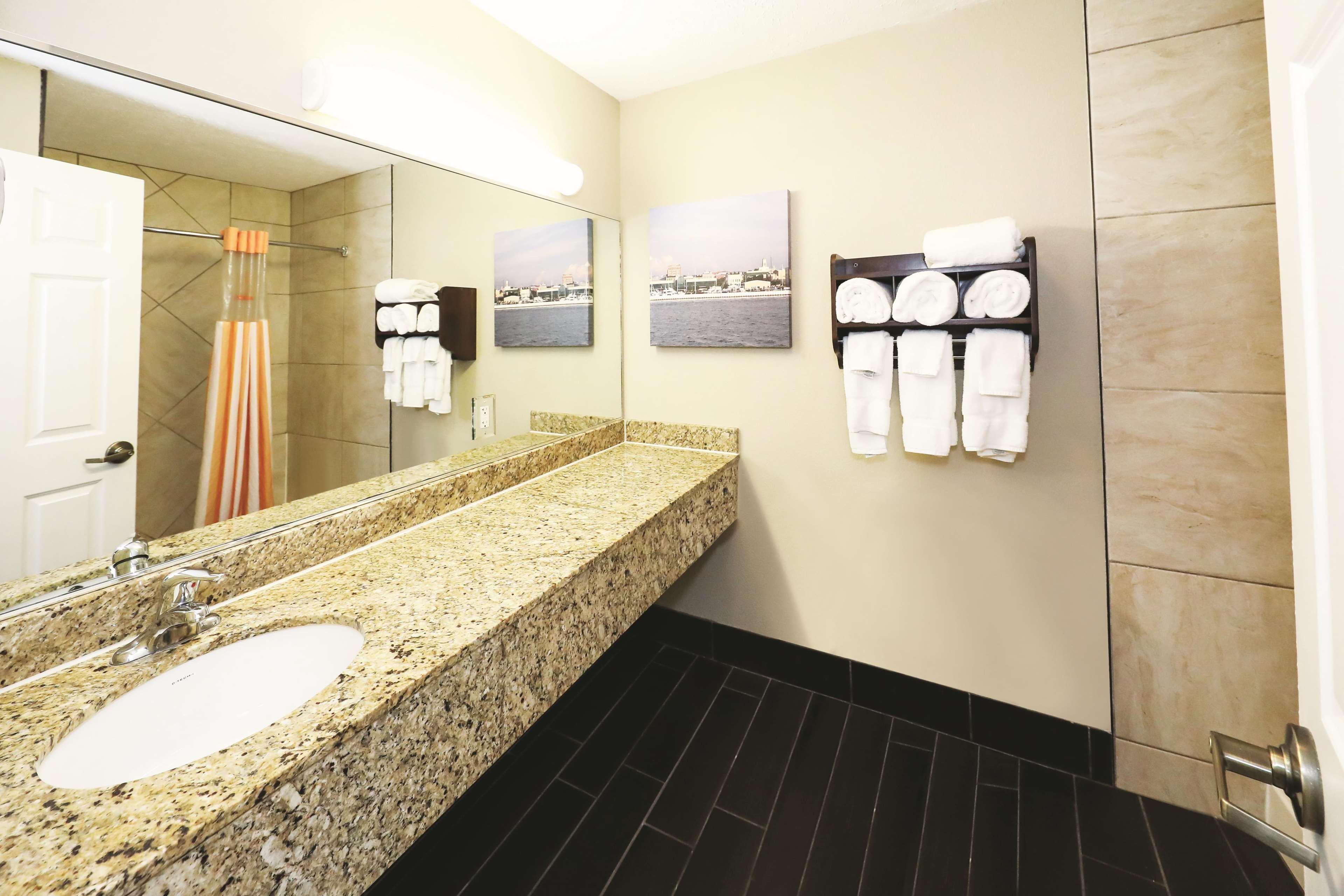 La Quinta Inn By Wyndham Sandusky Near Cedar Point Luaran gambar